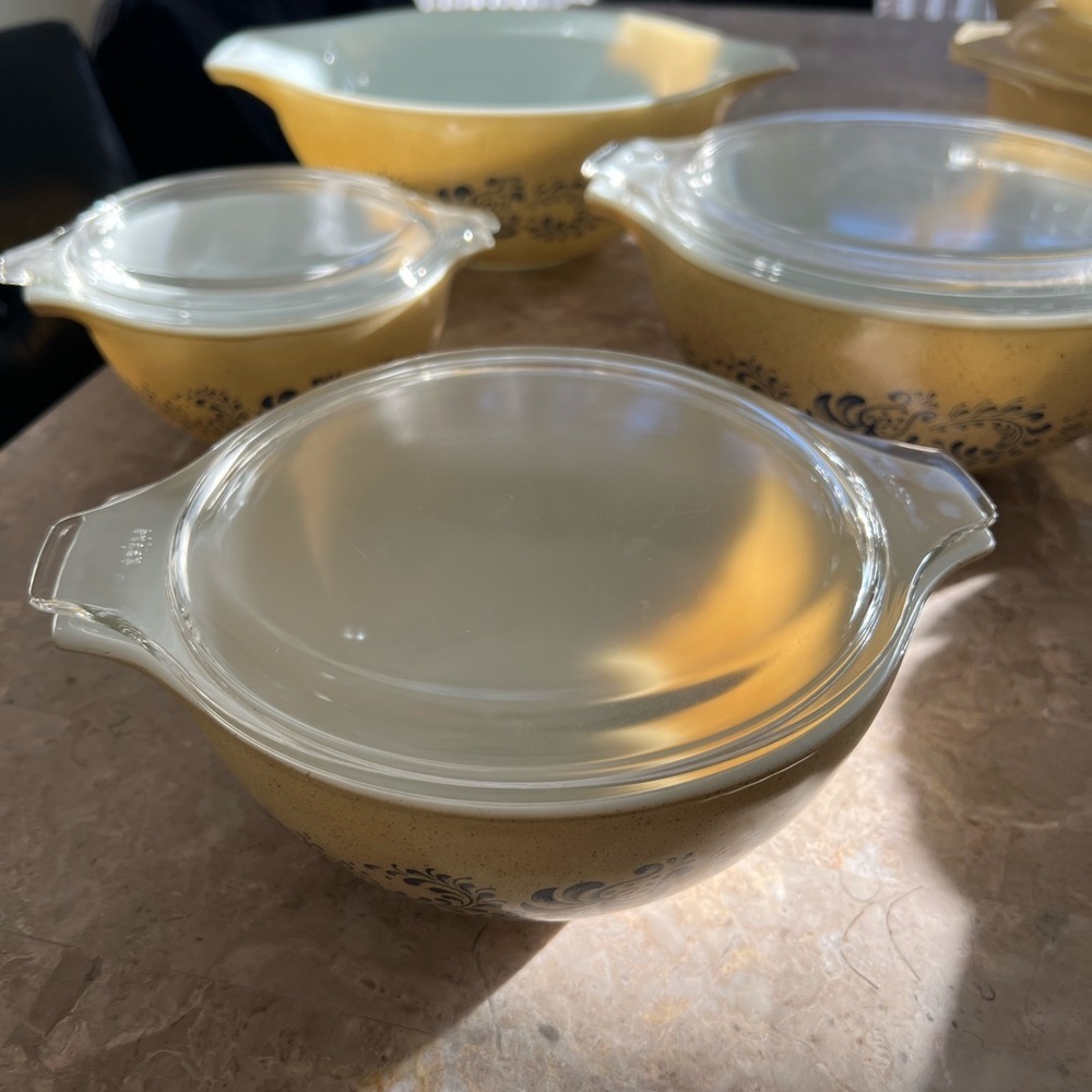 Vintage Pyrex Homestead, 1970s Blue Design Speckled Beige Cinderella Set w/Lids! - Picture 5 of 8